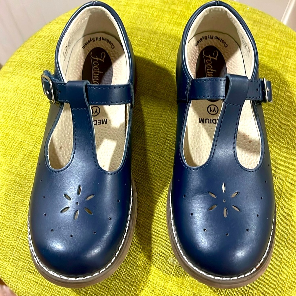 Excellent condition school schools Mary Jane’s size 1